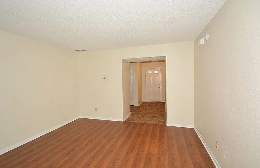 3 bed, 2.5 bath, 1680 sqft, $2,690 — Photo 3