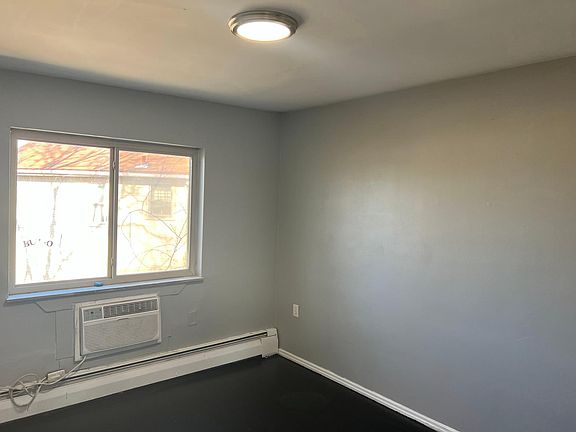 3rd image of 4846 Yarmouth Pl #2-3