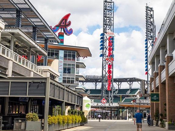 Walking distance from Truist Park/Braves Stadium