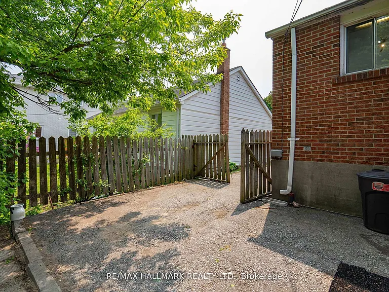 104 Highland Park Blvd — Photo 29