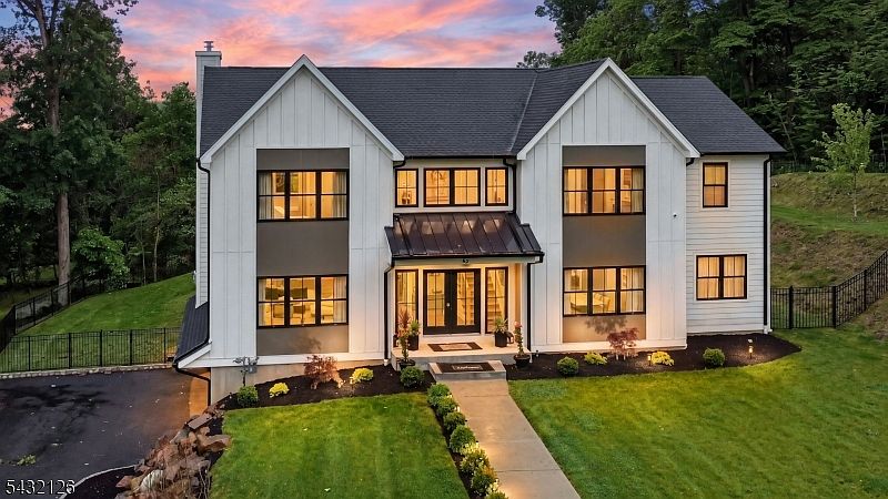 1st image of 49 Upper Dr