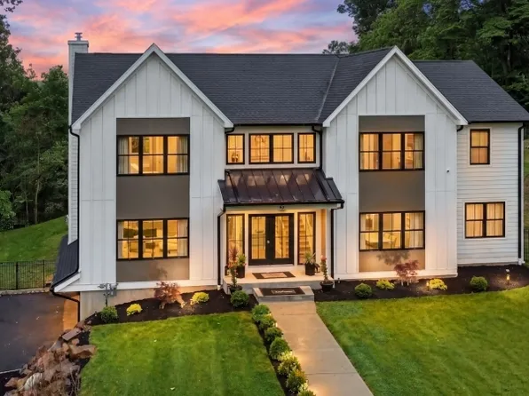 49 Upper Dr, Watchung Boro, NJ 07069