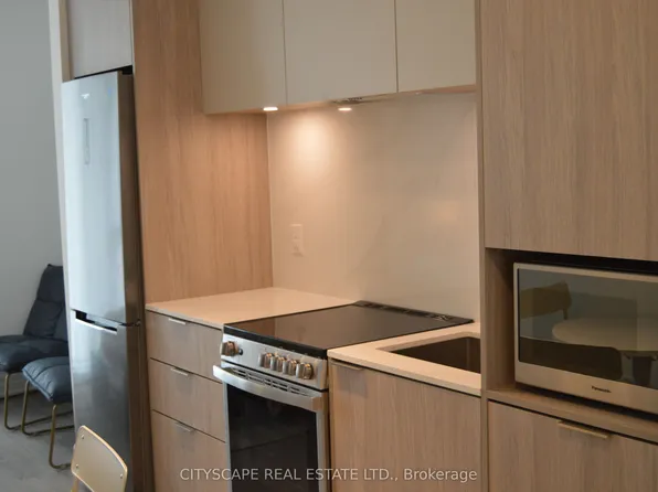 70 Annie Craig Dr #201, Toronto, ON M8V 0G2