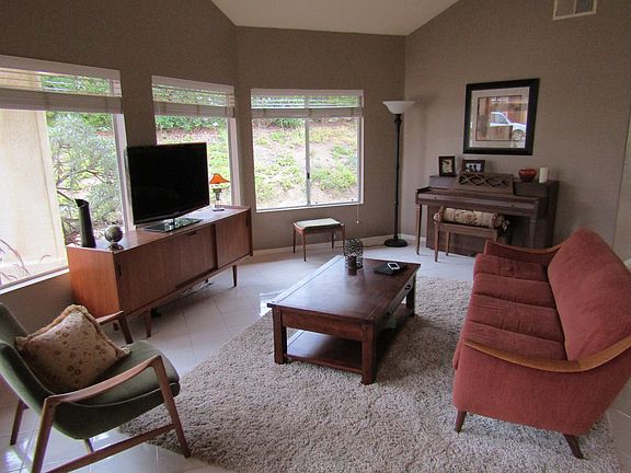 3rd image of 1385 Westminster Pl