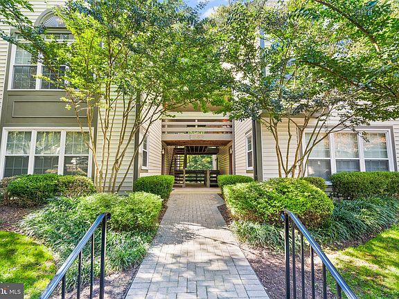 4th image of 11701K Karbon Hill Ct #512A
