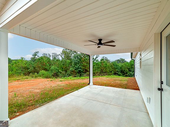 5th image of 1395 Edwards Rd