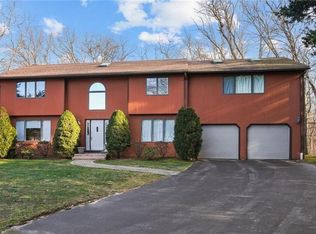 15 Jennifer Cir, Cranston, RI 02921