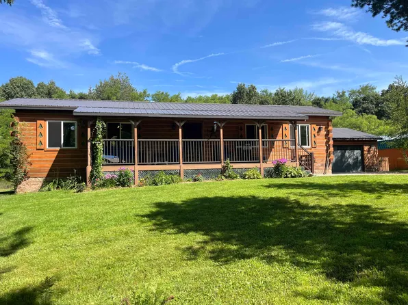 606 Lakeview Ct, Necedah, WI 54646