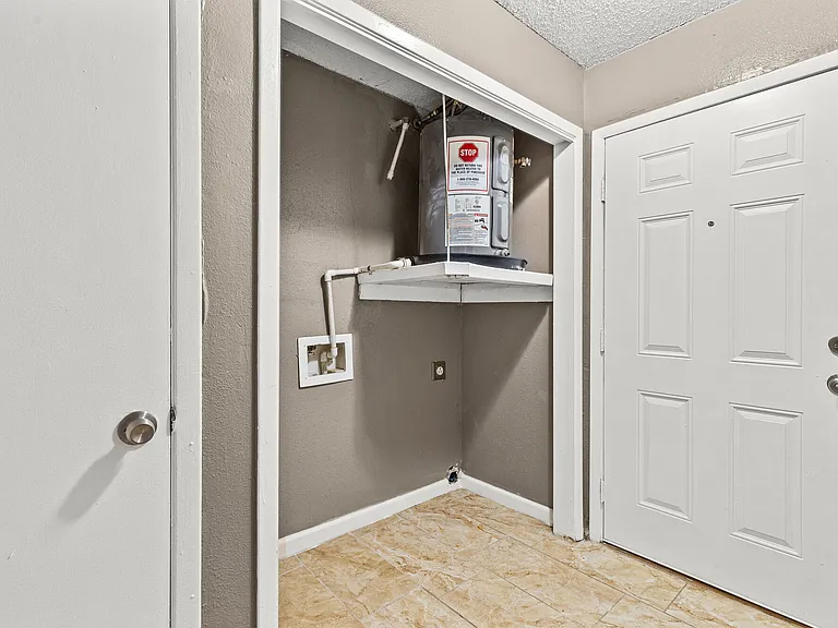 Towne East Village Apartment Homes — Photo 32