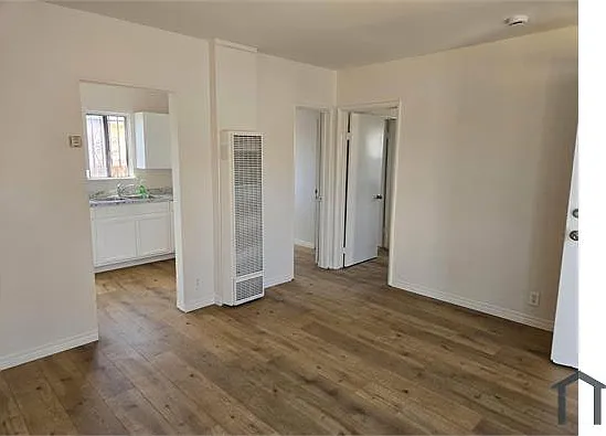 9417 S Normandie Ave — Photo 1
