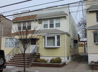 6635 75th St, Middle Village, NY 11379