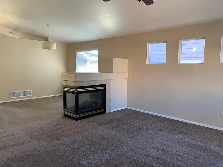 6218 Poudre Way — Photo 3