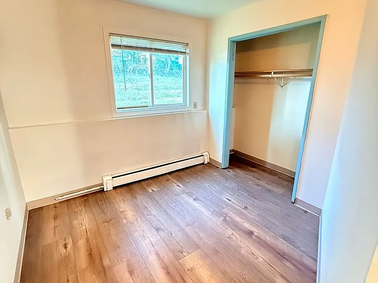 1220 Purtov St — Photo 9