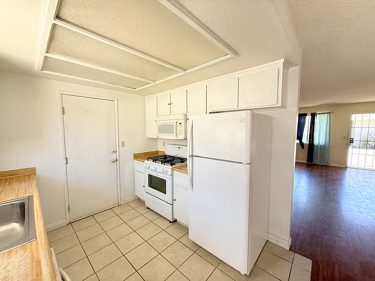 15739 Wanaque Rd #C — Photo 22