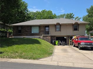 16512 Spring Valley Rd, Belton, MO 64012
