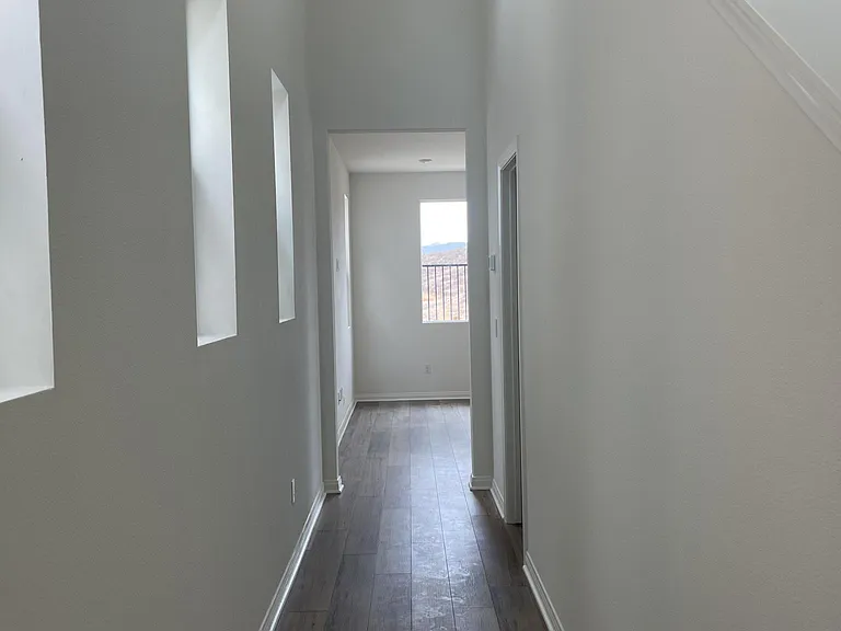 938 Helena Rdg — Photo 5