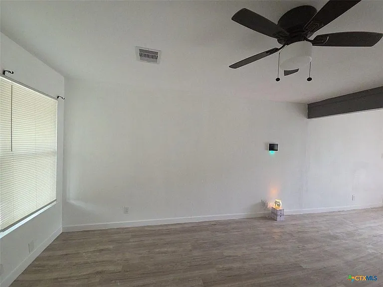 1315 Estes Dr — Photo 7