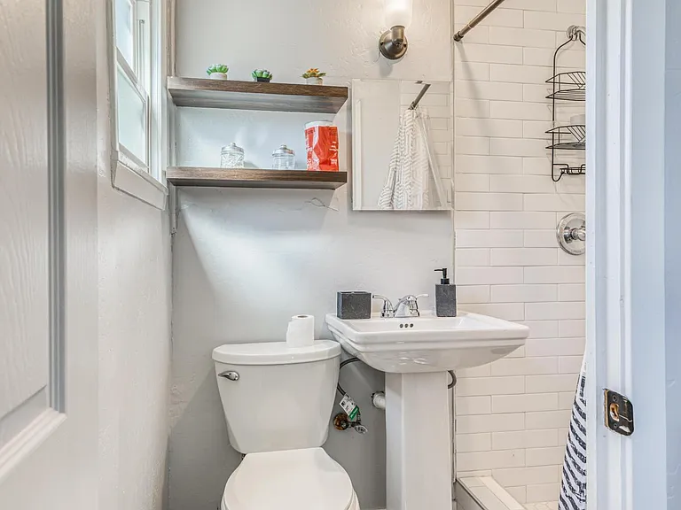 2729 Pershing Dr #REAR — Photo 18