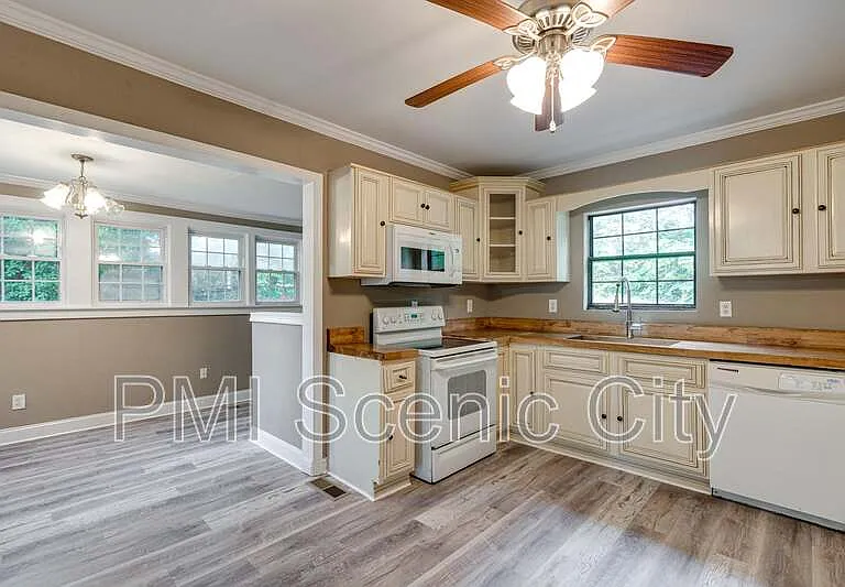 4717 Beverly Kay Dr — Photo 15