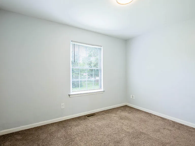 3908 Love Ave — Photo 13