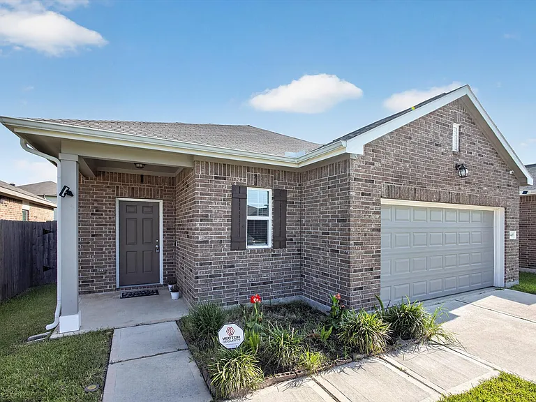 13435 Wembley Heights Dr — Photo 3