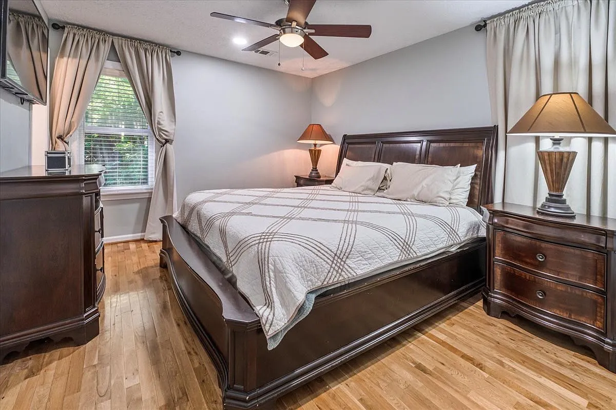 3 bed, 1700 sqft, $2,500 — Photo 3