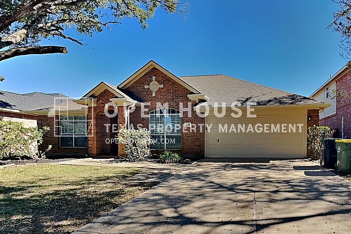 1st image of 1015 S Wellsford Dr