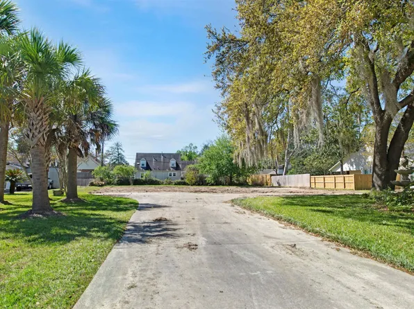 1728 Rosemont Dr, Baton Rouge, LA 70808