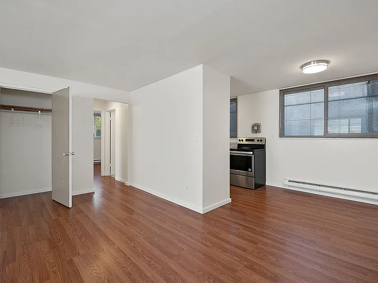 15 W Galer St — Photo 8