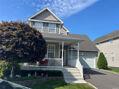 311 Center Oaks Trail, Bay Shore, NY, 11706