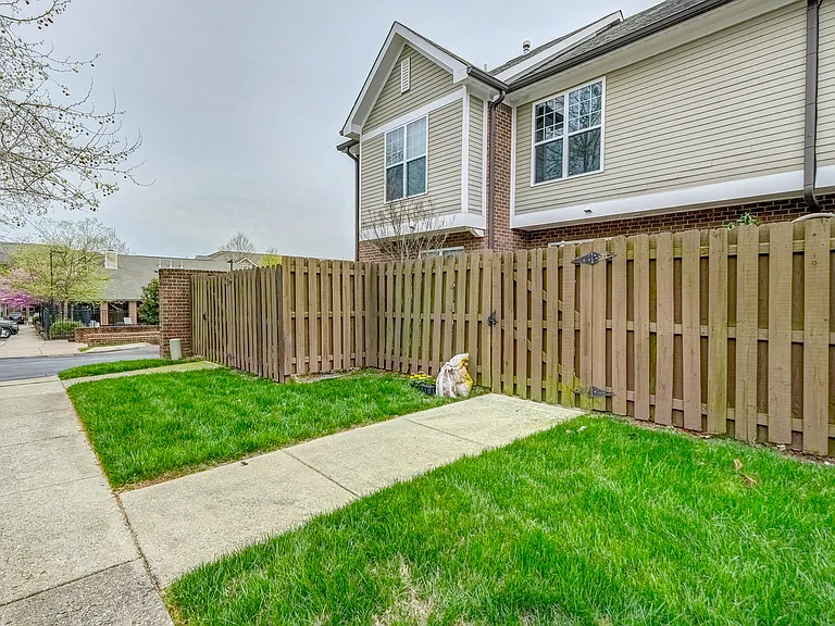2310 Elliott Ave #502 — Photo 47