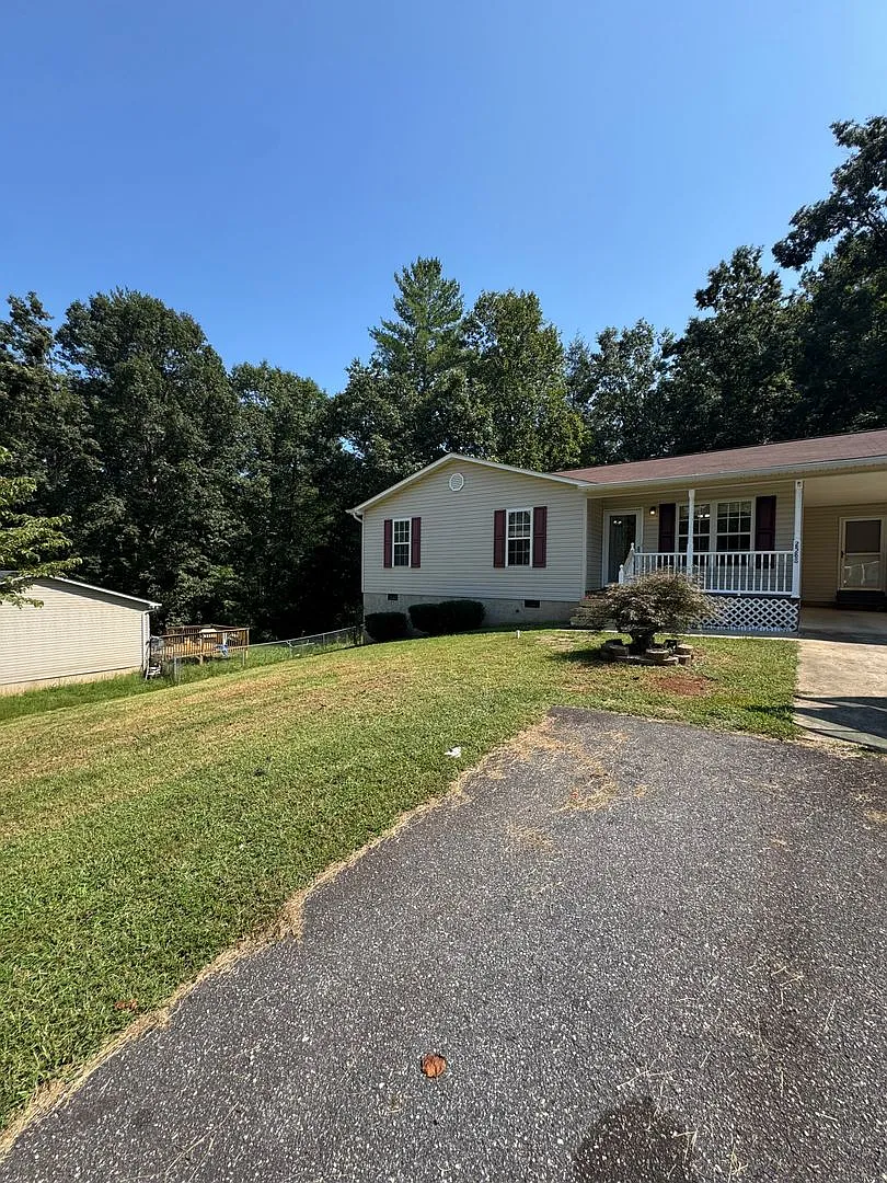 2588 Knight Drive, Lenoir NC 28645 — Photo 2