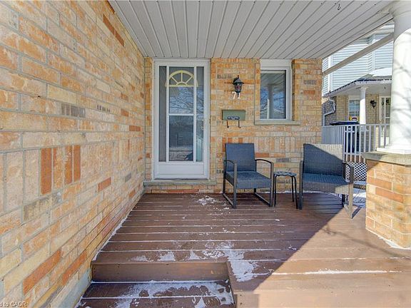 3rd image of 71 Hackberry St