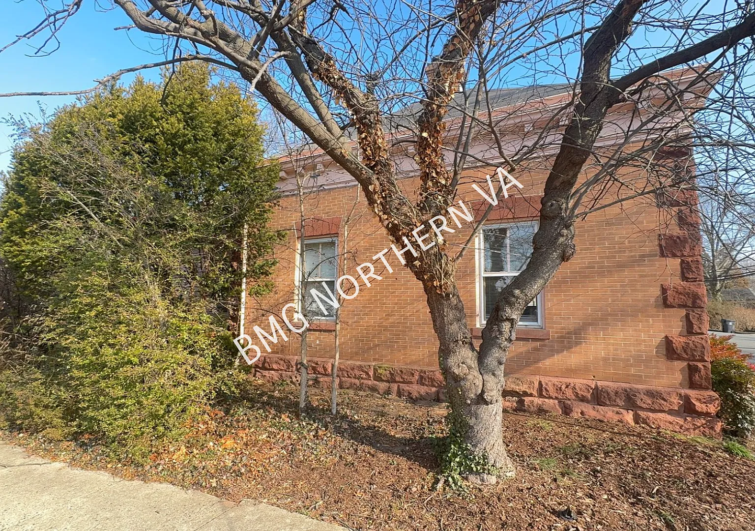 Cozy 1 BR/1 BA Home in Convenient Manassas Location — Photo 3