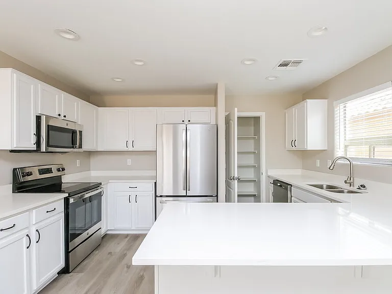 37766 N Sandy Dr — Photo 8