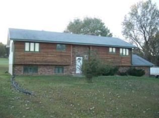 18449 206th St, Tonganoxie, KS 66086