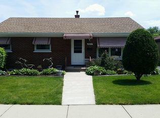 8913 Sproat Ave, Oak Lawn, IL 60453
