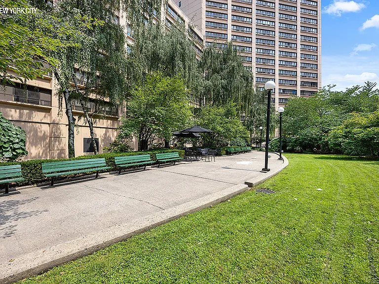 300 W 110th St #10K — Photo 7