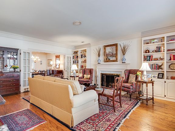3rd image of 4813 Kingsgate Pl N