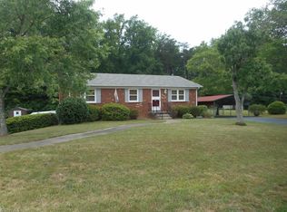 2400 White Horn Dr, Kernersville, NC 27284