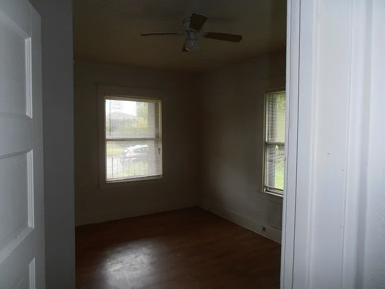 141 Madison St — Photo 4