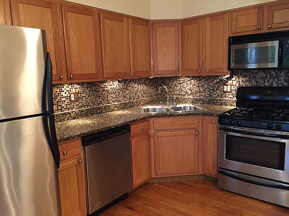 5th image of 4056 N California Ave APT 1B
