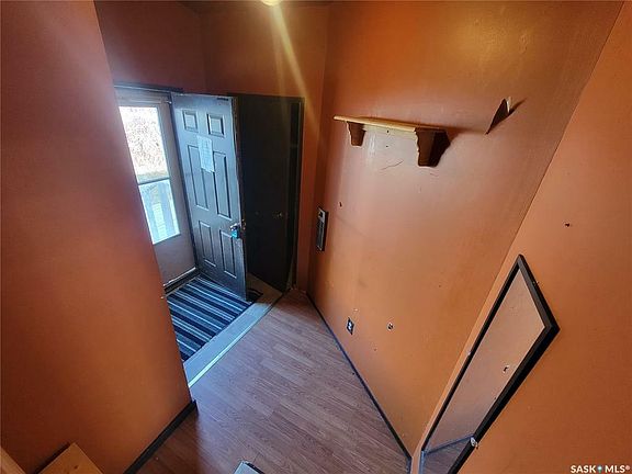 2nd image of 205 16th St W