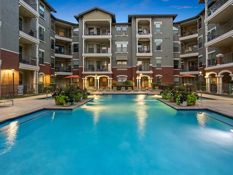 Olympus Las Colinas — Photo 50