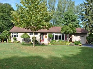 111 Ledgerock Ln, Rochester, NY 14618