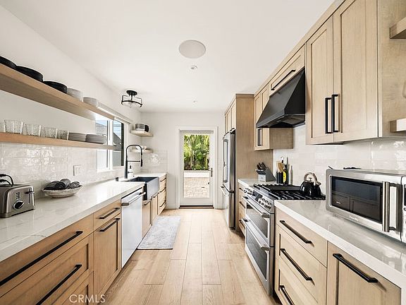 3rd image of 34051 Alcazar Dr