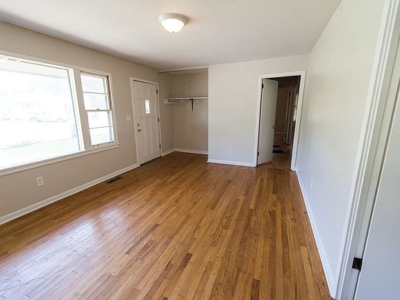 2nd image of 4205 Saundralane Dr NW