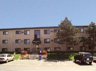 591 County Road B W APT 2, Roseville, MN 55113