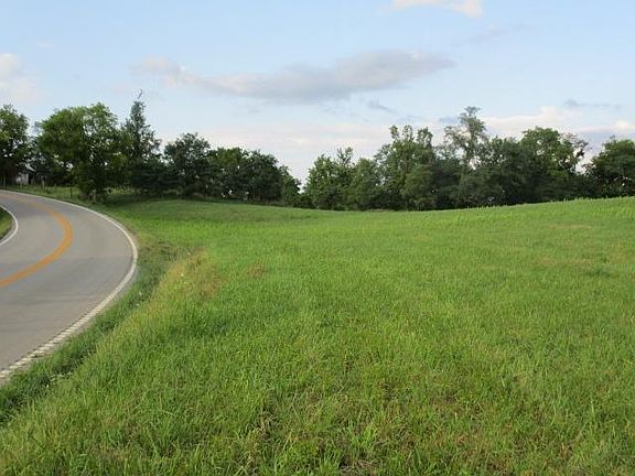 3rd image of 514 Highway 22 W