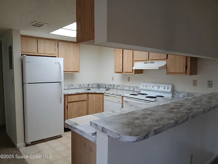 1649 Sunny Brook Ln NE #B103 — Photo 4